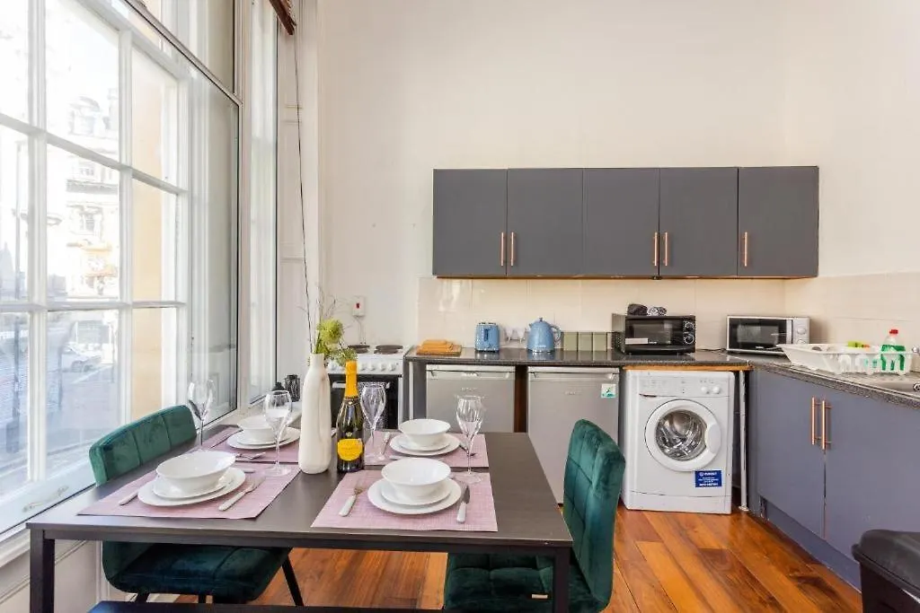 Newcastle'S Most Central Apartment - Sleeps 10 0*, ニューカッスル・アポン・タイン イギリス